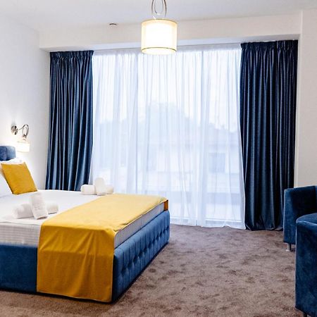 Raay Hotell Brăila Exteriör bild