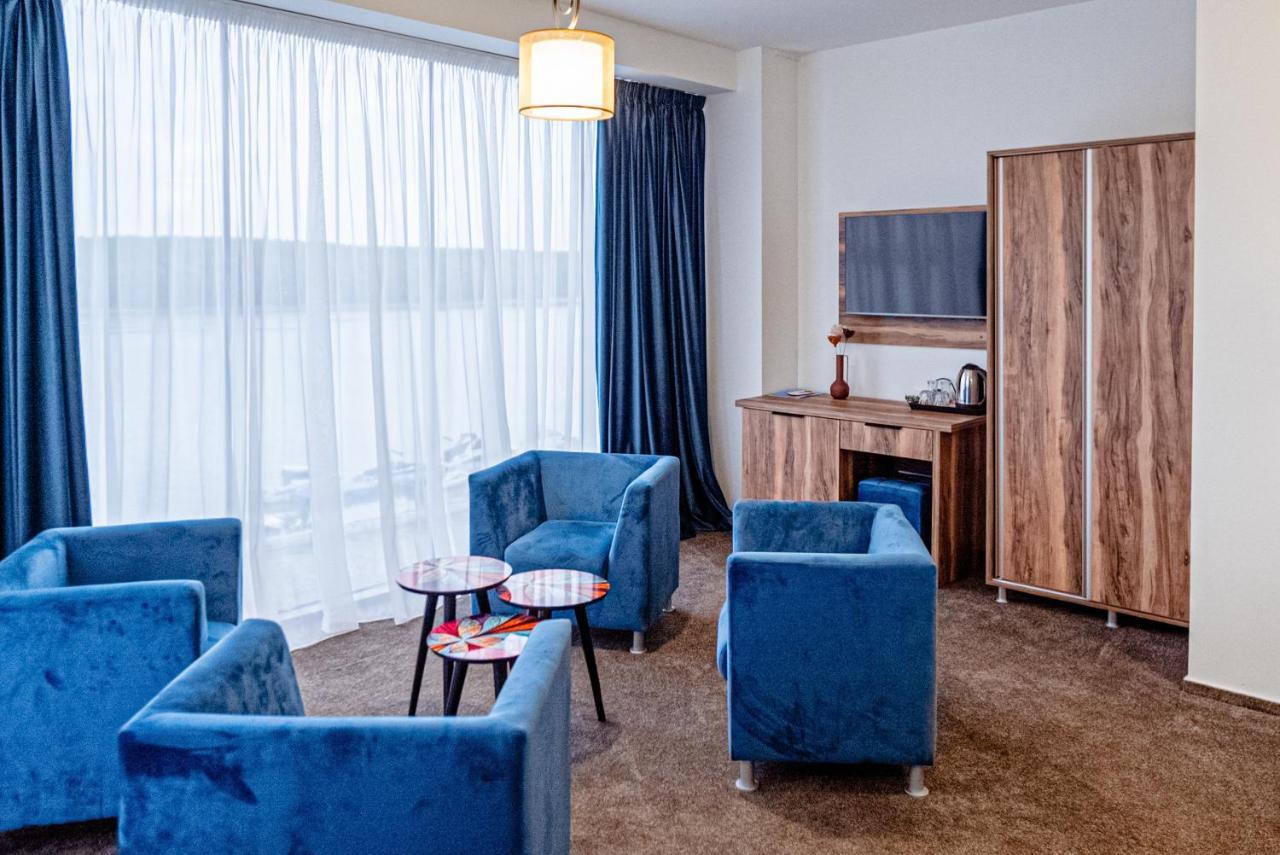 Raay Hotell Brăila Exteriör bild