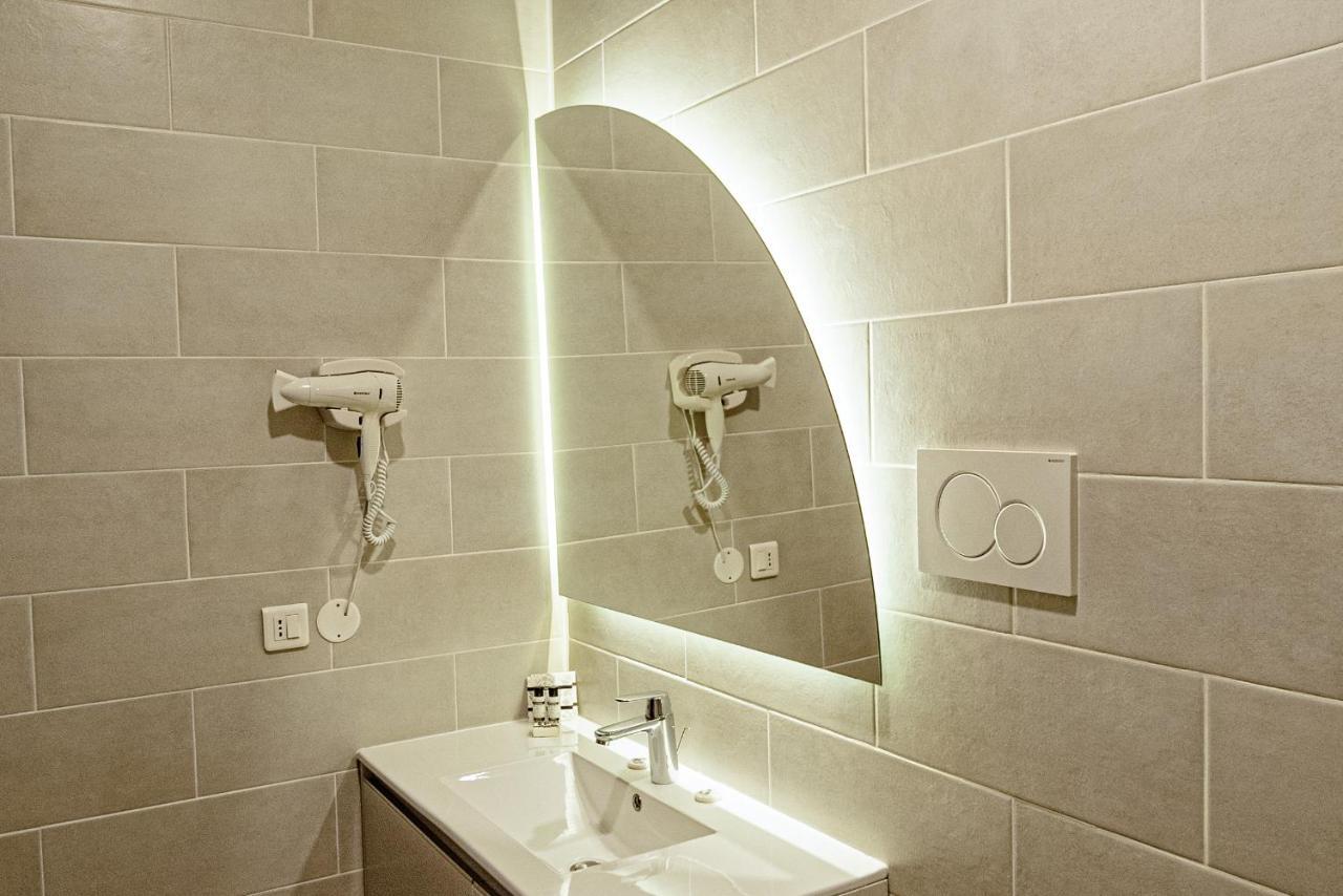 Raay Hotell Brăila Exteriör bild