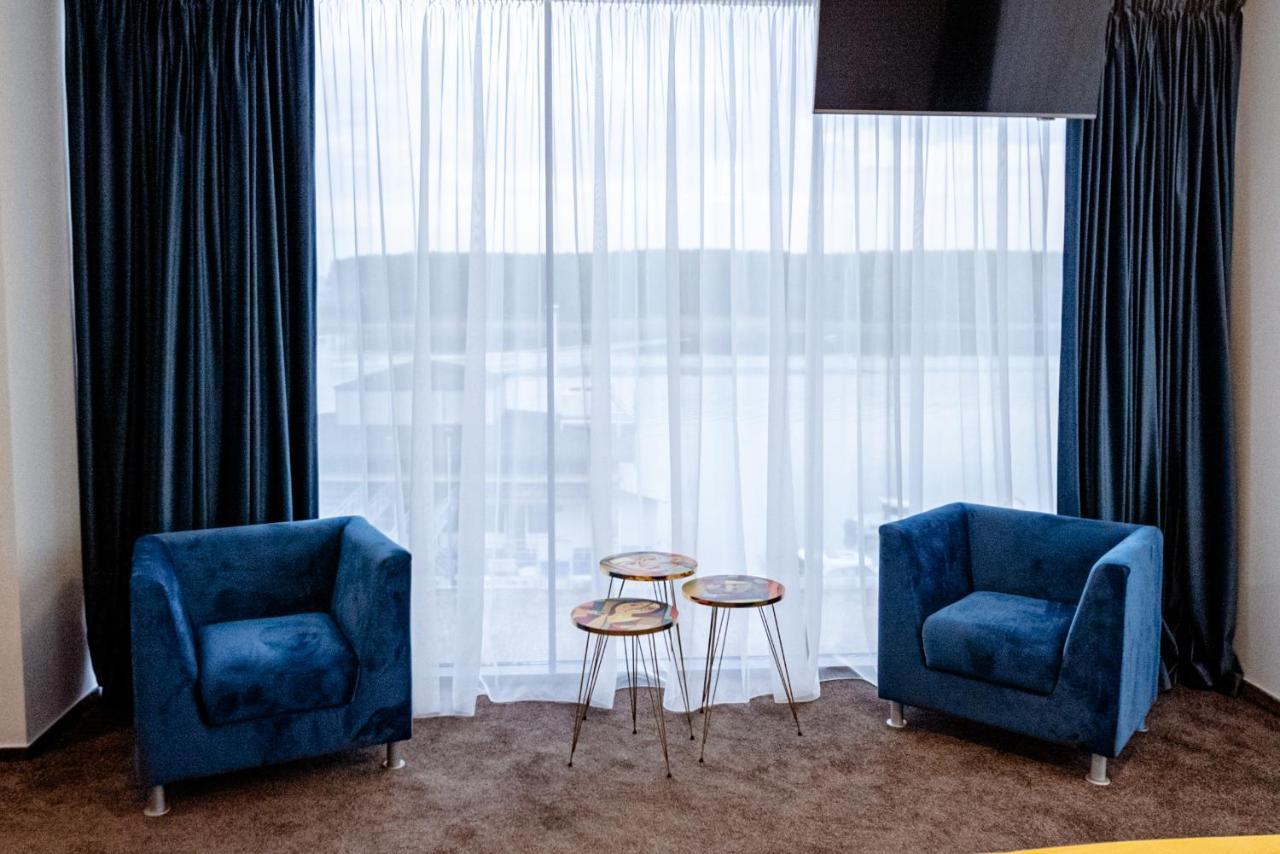 Raay Hotell Brăila Exteriör bild