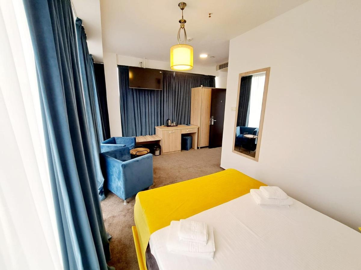 Raay Hotell Brăila Exteriör bild