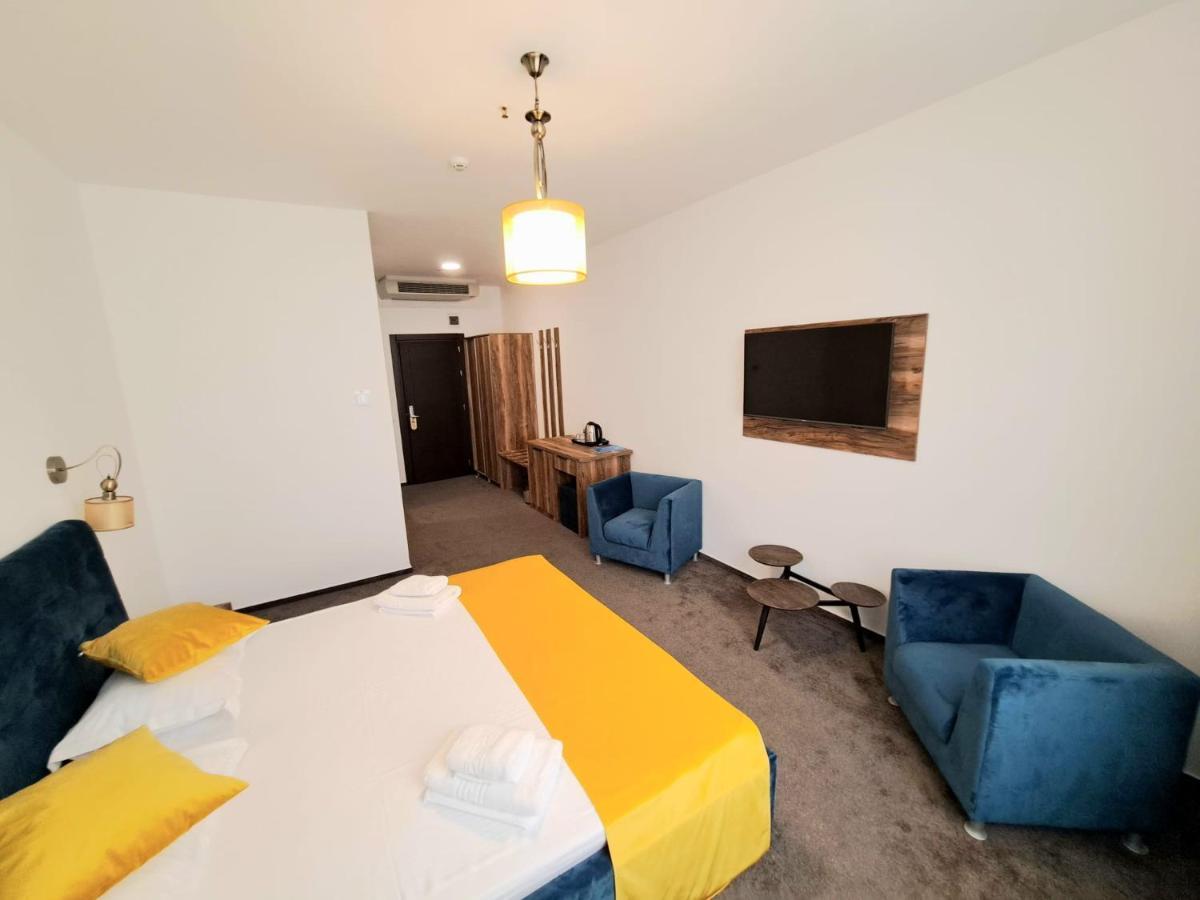 Raay Hotell Brăila Exteriör bild
