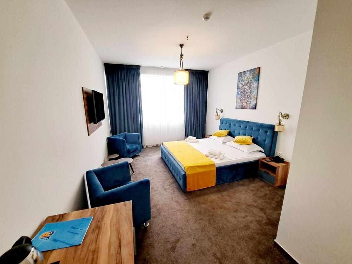 Raay Hotell Brăila Exteriör bild